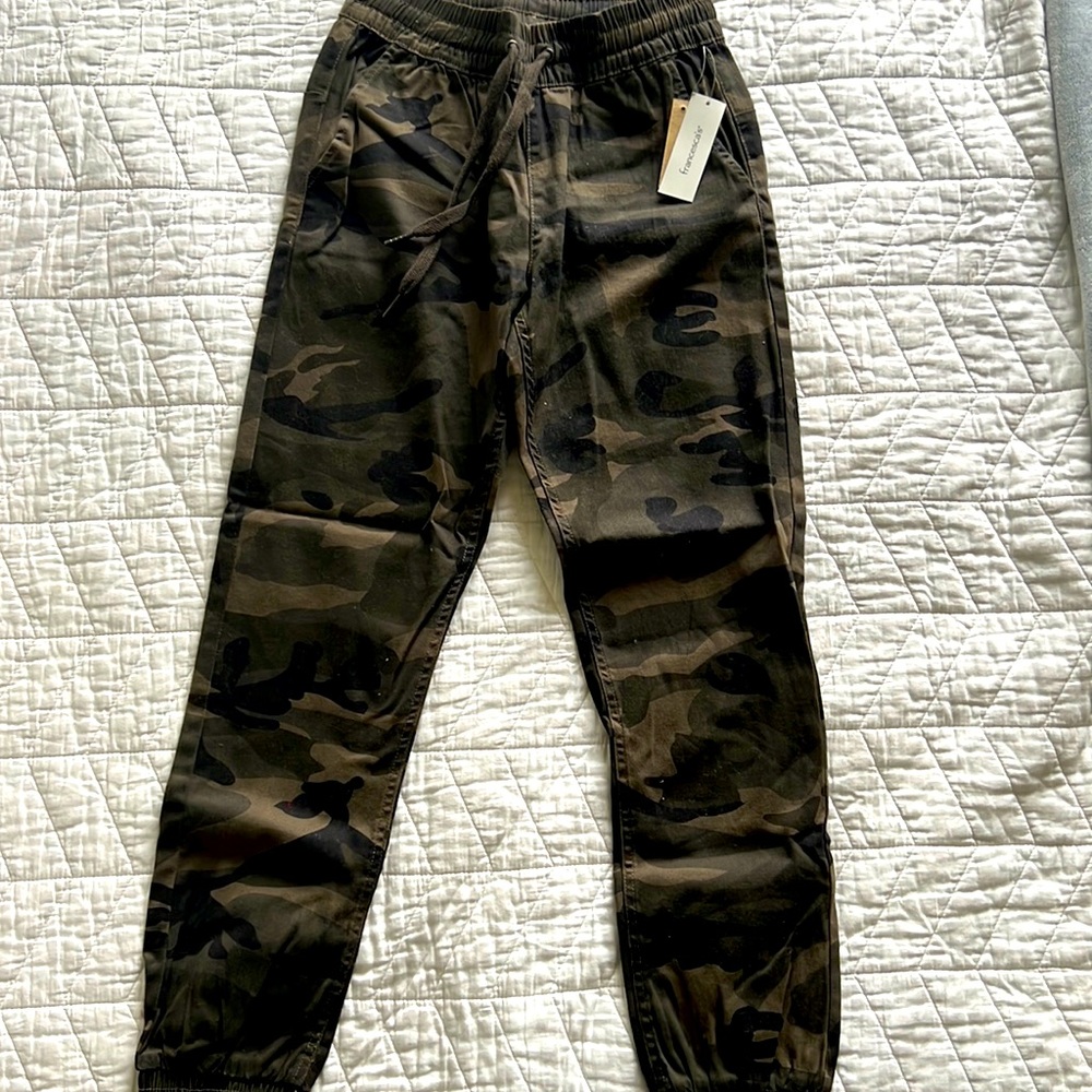 NEW Francesca’s pants XS
